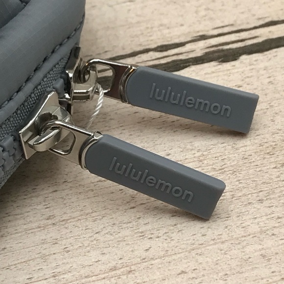 BNWT Lululemon Belt Bag - Picture 8 of 16